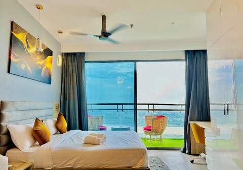 StayLuxe at Supernova