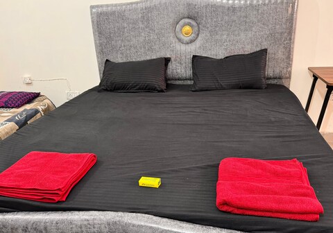 Sandy's Entire Flat for peaceful stays