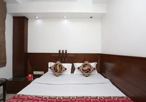Hotel Topaz near New Delhi railway station
