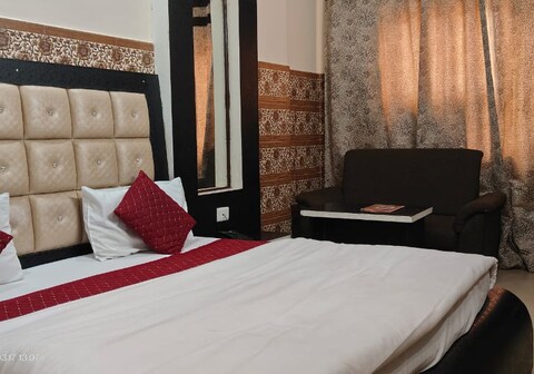 Hotel Vijay International