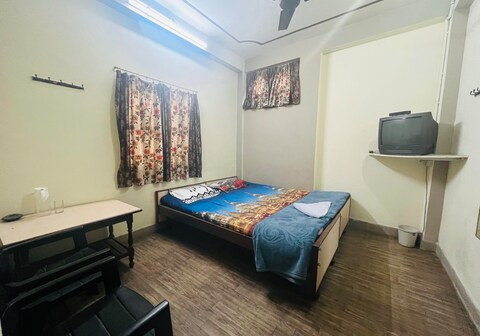 R J SINGH MEMORIAL REST HOUSE