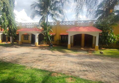 VGP universal Kingdom Cottage