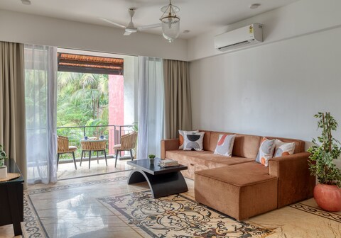 tisyastays | Graceful 1BHK Apartment with Infinity Pool, 5mins to beach
