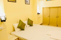 Yogi Soul Guesthouse @Dashashwamedh Ghat, Varanasi Yogi Soul Guesthouse @Dashashwamedh Ghat, Varanasi