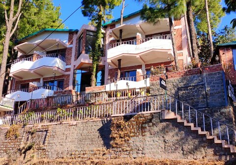 Kasauli Pine Breeze Homestay | Rooms & Restaurant