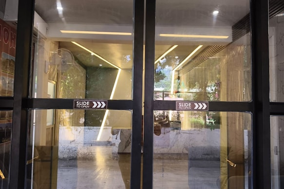 HOTEL MOHIRAJ BY BASOTEL RAJGIR