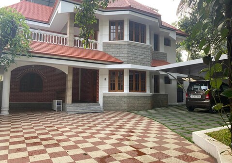 Anns City Stay Cochin