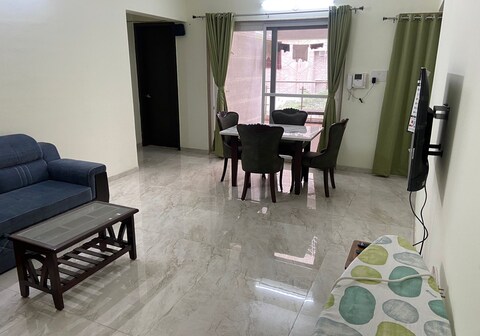 MH12 Services luxury Apartment close to airport