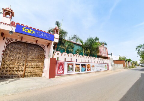 FabHotel Nimabal Dhani