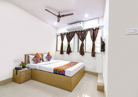 FabHotel Vhyom Sky Palace