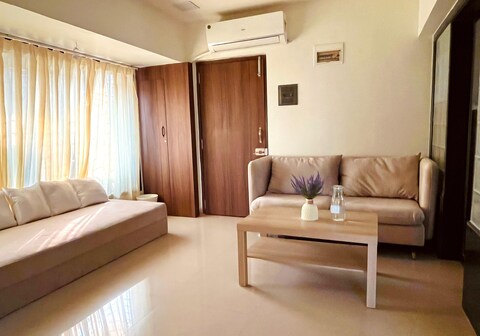 Bright and Airy Getaway near SGNP