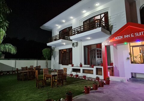 NOOK INN & SUITES