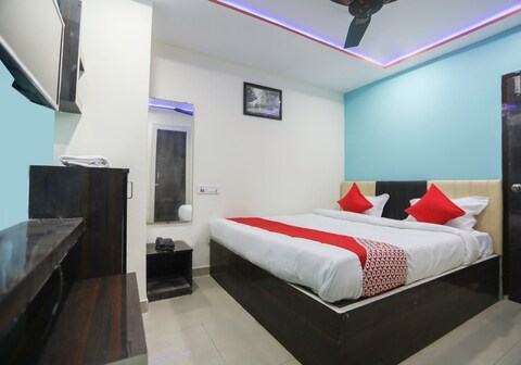 Hotel O Red Velvet Siddhi Vinayak