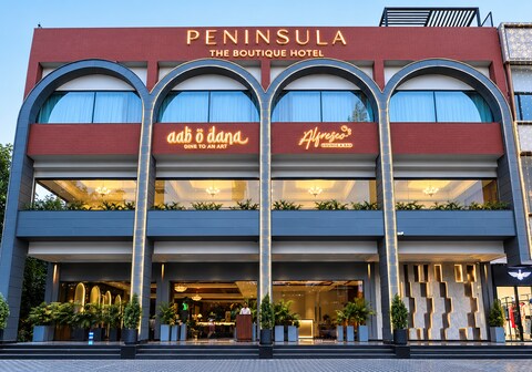 Hotel Peninsula