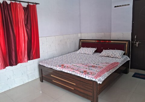 Raghav Homestay