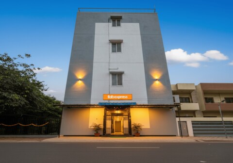FabHotel Diamond Residency, Airport Road