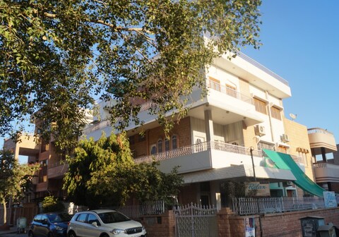 Stayvillas Shastrinagar