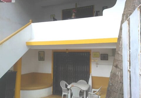 Cozy Pvt Room on Ground Floor 104