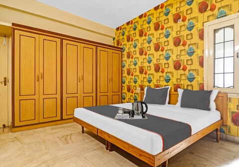 Capital O Samrat Palace Near Nampally Station