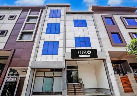 Hotel O Shilpgram Taj Mahal East Gate