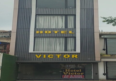 HOTEL VICTOR