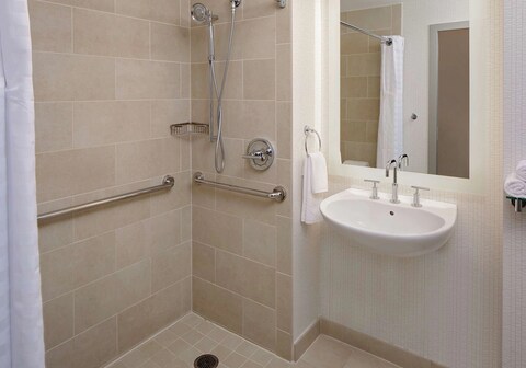 DoubleTree by Hilton Chicago - Magnificent Mile