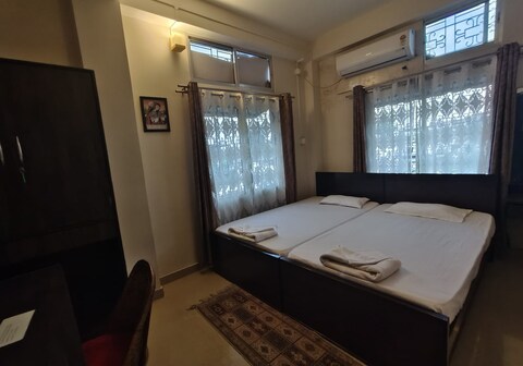 Townhouse - The Urban Inn