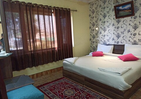 Hotel curio's All seasons