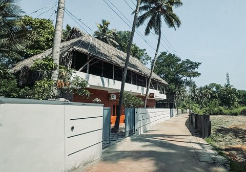 Kuma Surf House, Varkala