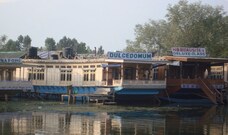 Houseboat Dulce Domum, Srinagar Houseboat Dulce Domum, Srinagar