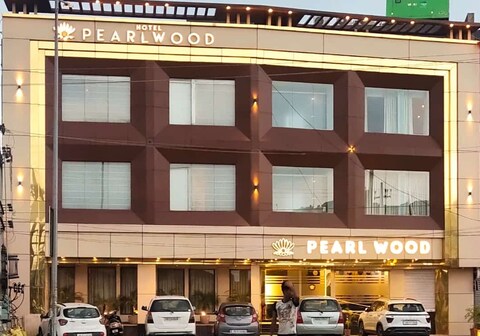 Hotel Pearl Wood