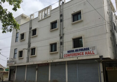 Jai Palace Hotel(Near Wardha Railway Station)