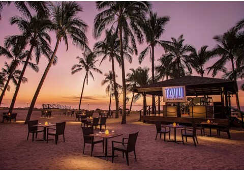 DoubleTree Resort by Hilton Hotel Fiji - Sonaisali Island