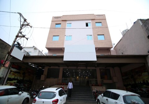 Hotel Memon City Star