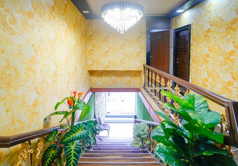 Via The Sunset Avenue