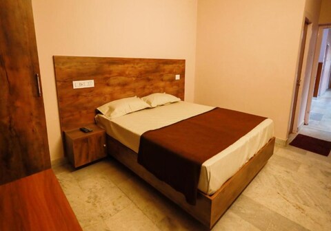 Chakkalakkal  Residency Wayanad
