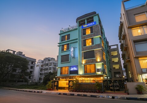 FabHotel Prime Familto - Near Bisarjan Ghat.