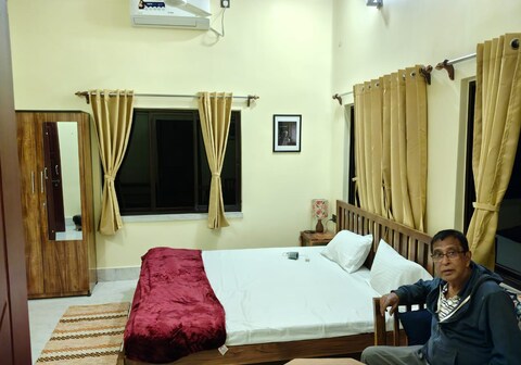 Sriniketan Kuthi Bari