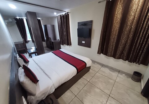 Hotel Padmawati Palace