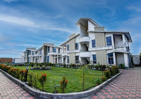 Aaheli Resort