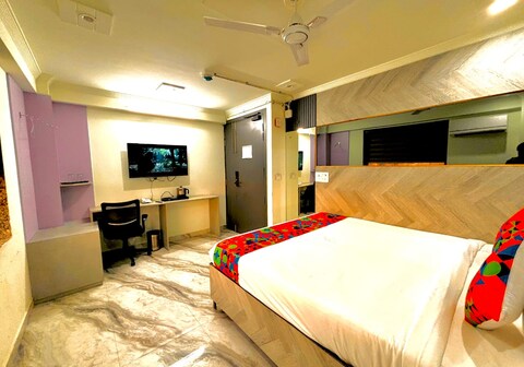 Collection Hotel, Sector 7, Dwarka