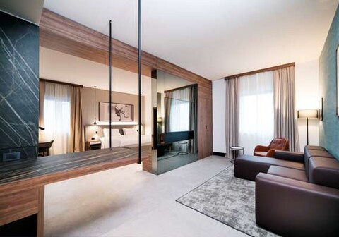 Radisson Hotel Nola Naples