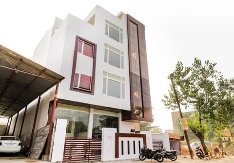 Hotel Gayatri Palace