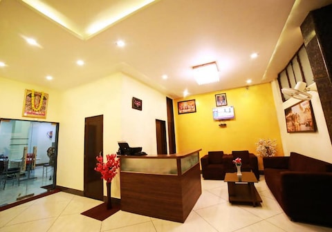 Sada Shiv Guest House Near Kashi vishwanath temple & ganga river