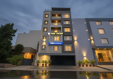 FabHotel Pink Palace Raja Park - Raja park