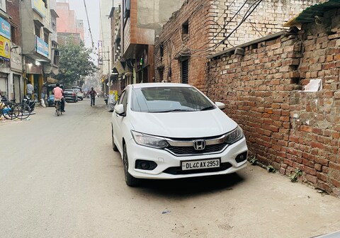 Hotel Woodlark 2 min From Golden Temple