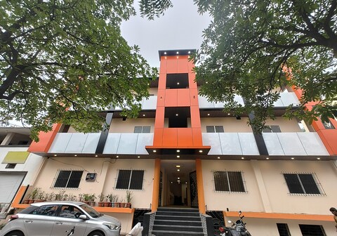 Hotel maheshwari green's