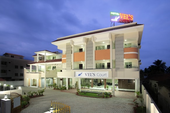 Hotel Vels Court