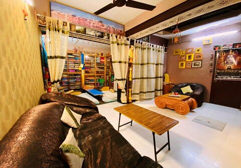 Stay Inn's Heritage | Near Dashashwamedh Ghat