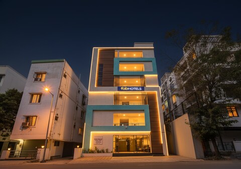 FabHotel Serenity - Nr AIG Hospital, Gachibowli